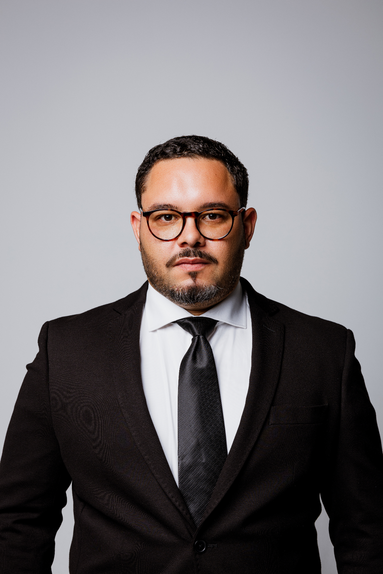Retrato de Nicholai Mattuella — sócio-fundador do AMM Advogados